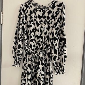 SHEIN…XL…Black and White Long Sleeve Dress